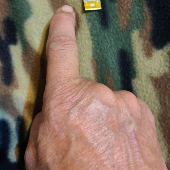 Snuggie For Kids Youth Camo Wearable Fleece Blanket with Sleeves and large poc - Picture 6 of 6